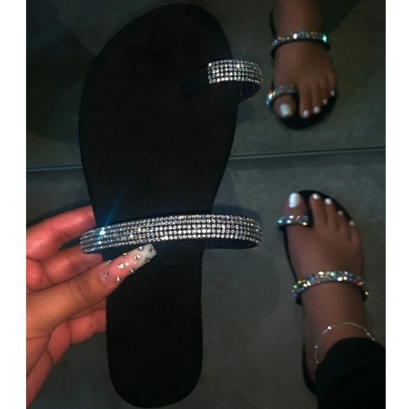 𝘽𝙖𝙘𝙠 𝙄𝙣 𝙎𝙩𝙤𝙘𝙠!💎Luxe Diamonds Sandal - Picture 1 of 7